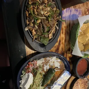 Mixed fajita (chicken + steak)