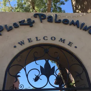 entrance to plaza palomino