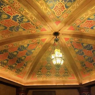 An ornate ceiling  within the Plaza  !