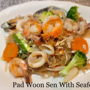 Pad Woon Sen with Seafood