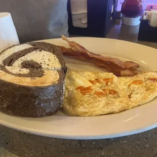 Eggs bacon toast