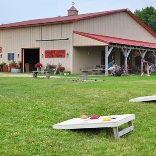 ramen and noodles, outside