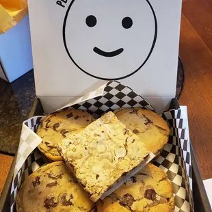 CHOCOLATE CHIP COOKIE &amp; DERBY BAR