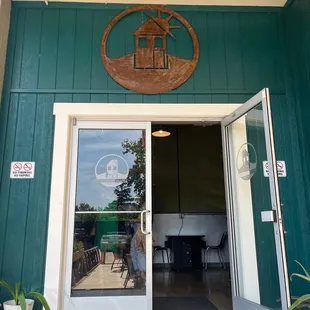Patio&apos;s door