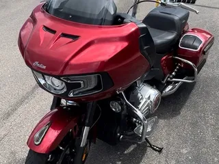 Mies Outland Watkins