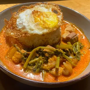 The Swimming Pig Tay Po