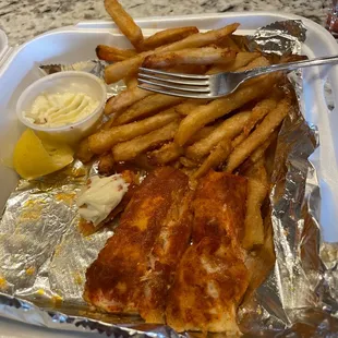 Broiled Haddock with breaded fries..... no bueno for celiac people.  The fish is DELICIOUS.