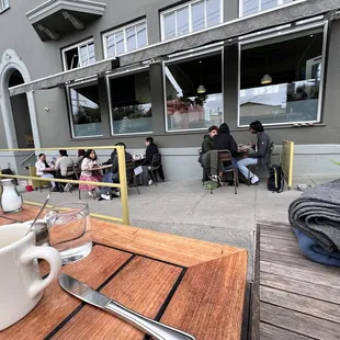 Sloped sidewalk outdoor seating
