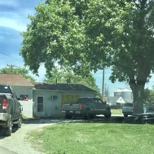 Yep, you might have a short wait at noon. There's no interior seating and only one picnic table.