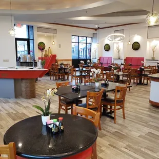 Ploy Thai Cuisine at Katy Dining area