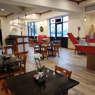 Ploy Thai Cuisine at Katy Dining area