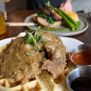 Fried seitan chik&apos;n &amp; waffles for brunch