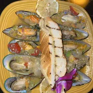 Exotic Drunken Mussels