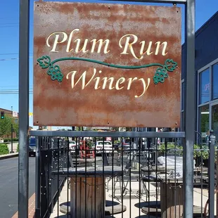 a sign for plum run winery