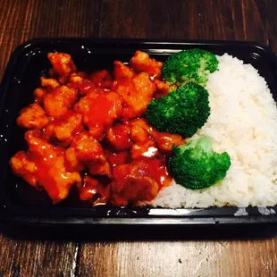 General Tsao's chicken combo platter