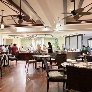 Seafood buffet Fridays and Saturdays