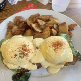 Applewood Smoked Bacon, Avocado, Spinach & Tomato Benedict