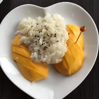 Sweet Sticky Rice with Mango