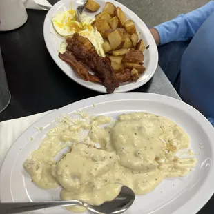 Biscuit and gravy platter