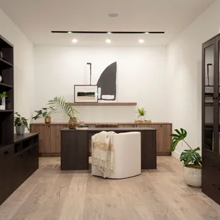 Home office furniture collection in dark finish. Customize your size and finishing options to create the look and style that best suits you.