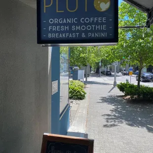 Pluto organic café