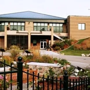 Plymouth Creek Center, exterior