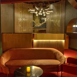 the interior of a hotel lobby