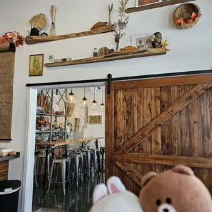 There's another room!