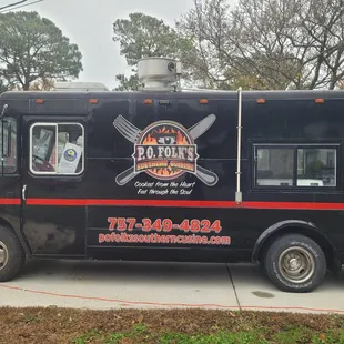 a black food truck