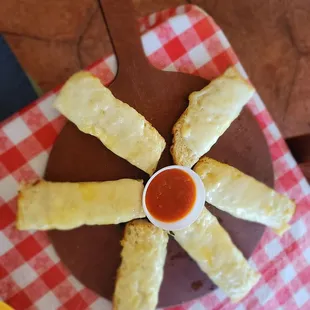 Chesey garlic bread