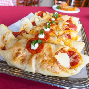a closeup of the pizza