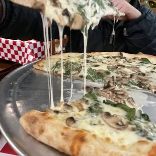 Alfredo Pizza