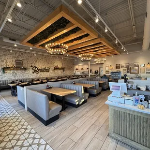 sushi and sashimi, interior