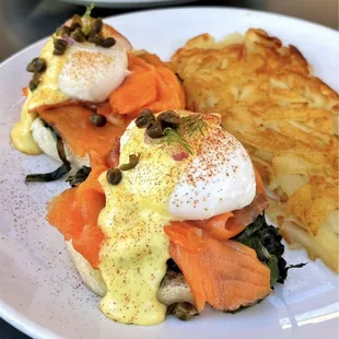 Smoked salmon Benedict