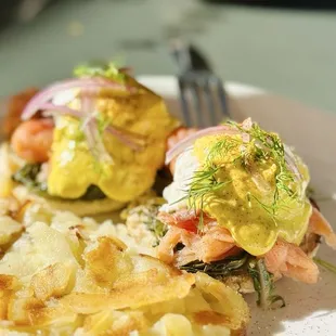 Smoked salmon Benedict