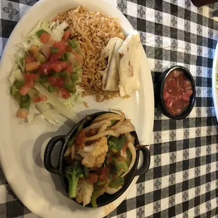 a plate of mexican food