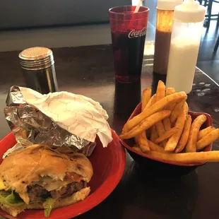Beef Burger w Fries &amp; condiments