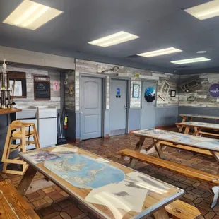 sushi and sashimi, interior