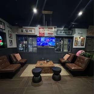 sushi and sashimi, interior