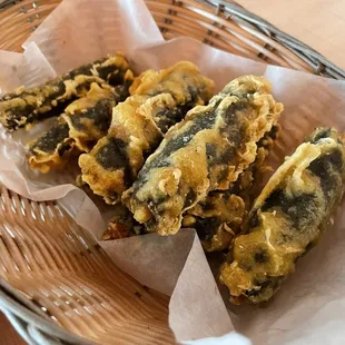 Kim mal e (fried seaweed noodles)