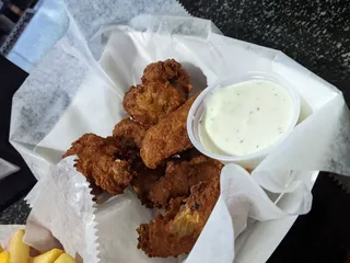 Hank's Pub