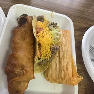 Chili Reno  Tamale and 1 Crunchy taco