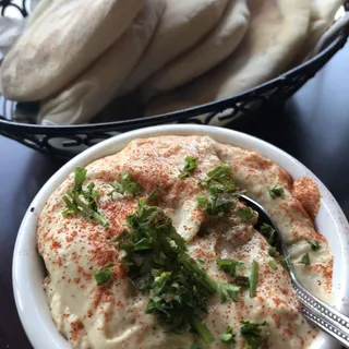 Riad's Hummous B Tahini