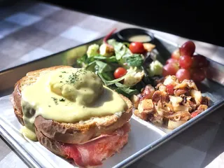 Crêpes & Grapes Café