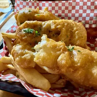 Lent means Fish and Chips and it's pretty good here. Love the steak fries