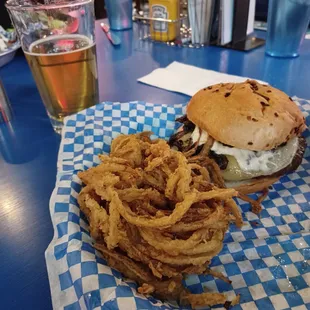 Mushroom burger with onion straws