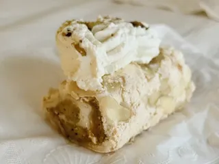 D Light Cafe & Bakery