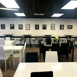 Point Perk sit down space. It's perfect for enjoying a cup of coffee while reading, working, or chatting with friends.