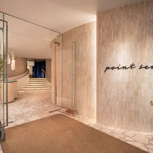 the entrance to the hotel