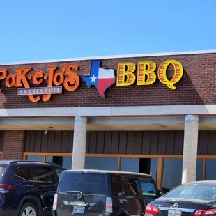 ows the front of the restaurant